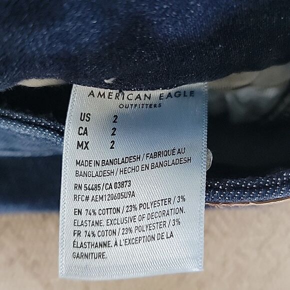 American Eagle Dream Midi Dark Wash Button Fly Jean Shorts - 2 - Picture 6 of 12